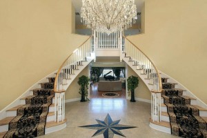 Size 2 Entry Way